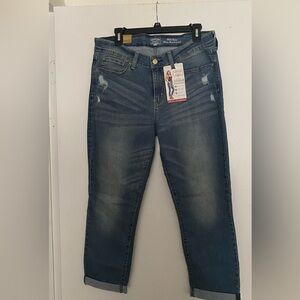 Levi's Classic Blue Cropped Jeans
